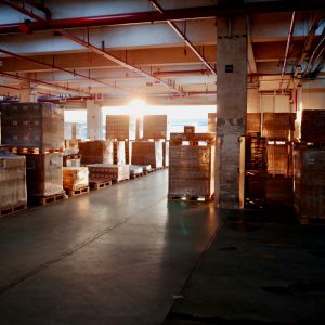 carga y descarga en almacenes